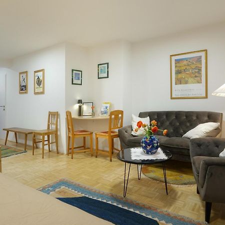 Homely Apartment In The Center With Garden View Gmunden Buitenkant foto