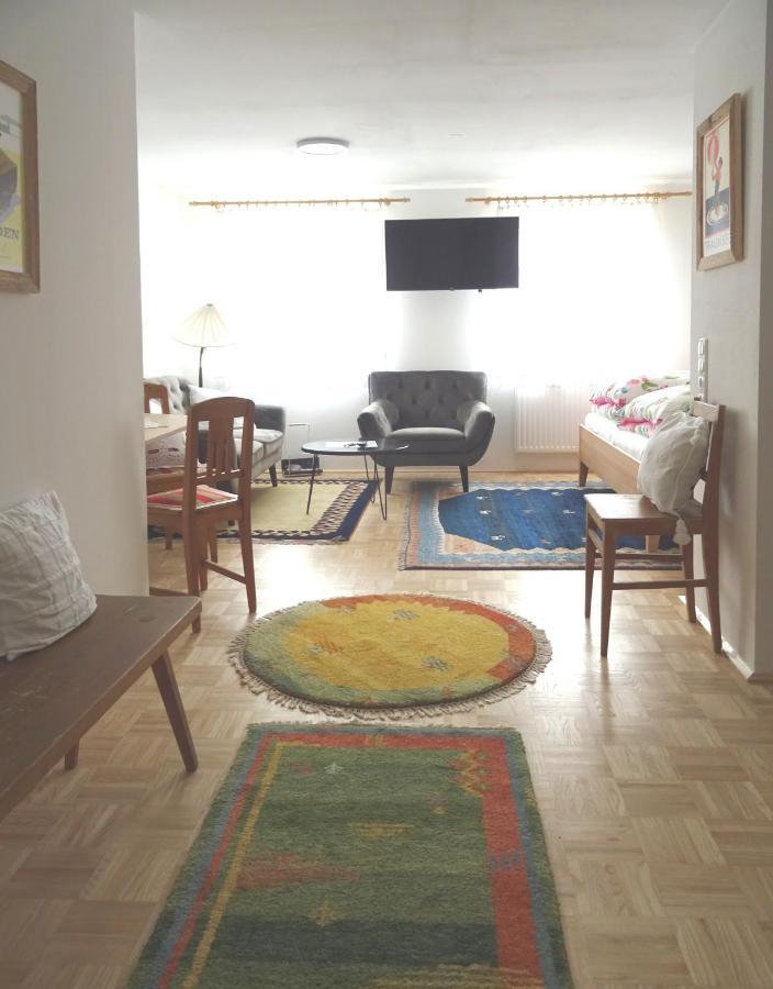 Homely Apartment In The Center With Garden View Gmunden Buitenkant foto